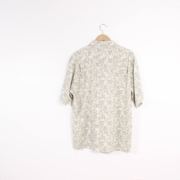 Retreat Short Sleeve Button Down Collared Shirt - Tropical Style - Picture 4 of 4